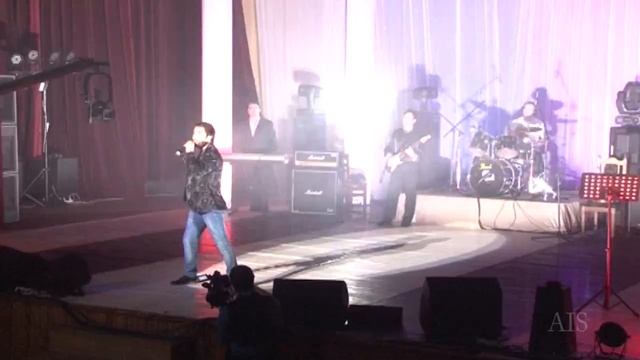 Артур Халатов в концертной программе ПОЕТ ГИТАРА т Фрагмент 32.mp4 смотреть онлайн