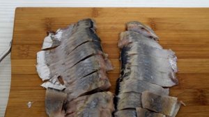 КАК ПРИГОТОВИТЬ СЕЛЕДКУ ЗА ТРИ ЧАСА. Как засолить селёдку сухим способом.  ВКУСНО!!!