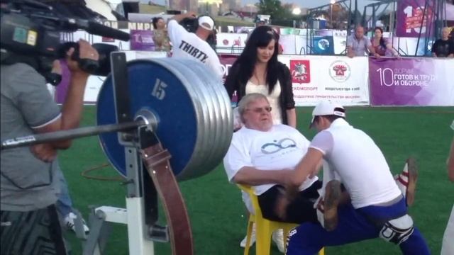 Дикуль в Парке Победы присел со штангой 240 кг смотреть онлайн