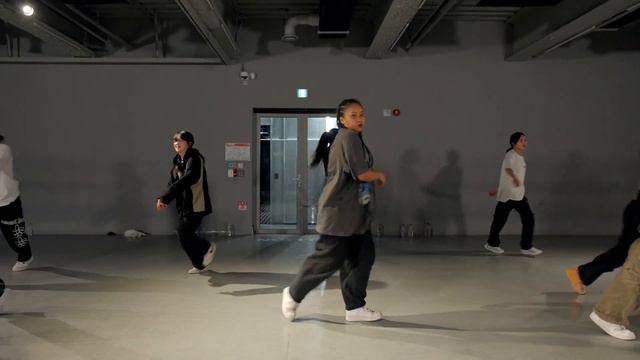 GUALTIERO - Wiki Wiki / Yeojin Choreography