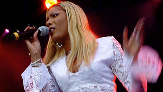 Melanie Thornton - Back On My Feet Again (Live In Oberhausen, Germany, Tom Jones Tour, Sep 2nd 2001