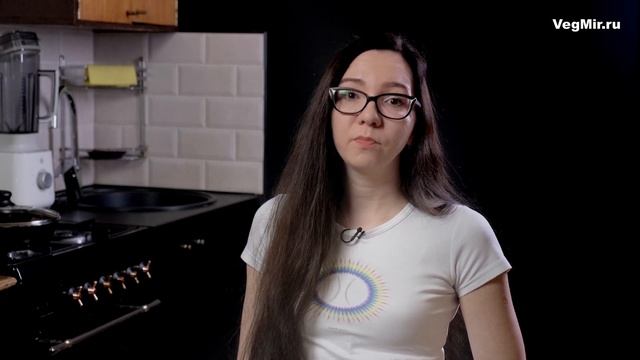 Зачем в смузи класть лёд и заливать холодную воду? Почему для настоящего смузи нужен мощный блендер смотреть онлайн