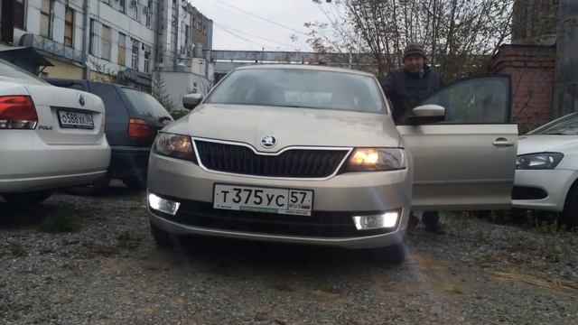 Skoda Rapid режим стробоскопов: ДХО LED ↔ Дальний свет смотреть онлайн