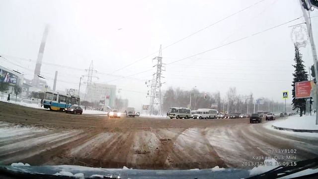 ПАЗик на красный. смотреть онлайн