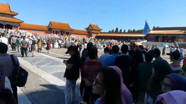 Entering the Forbidden City - Beijing China смотреть онлайн