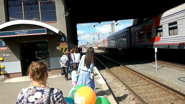 ж/д вокзал г. Челябинск! Встреча нашего солдата с армии!!! смотреть онлайн