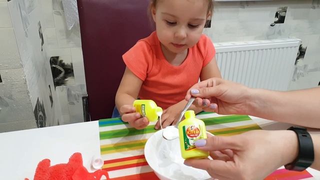 Как сделать слайм своими руками/// Проверяем 3 простых способа приготовления слайма! смотреть онлайн