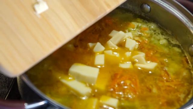 Крем-суп с копчеными гренками и плавленным сыром. Такой суп ест даже тот, кто не любит овощи и супы смотреть онлайн