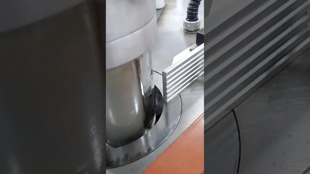 клеевой узел на кромкооблицовочном станке WoodTec VECTOR, кромочник промышленный ручной смотреть онлайн