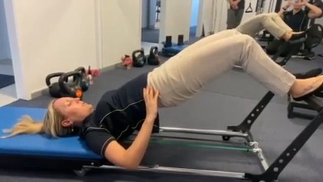 Pilates Reformer Hip Extension bridge смотреть онлайн