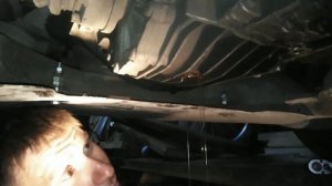 Замена масла КПП Ауди а4 в гараже.