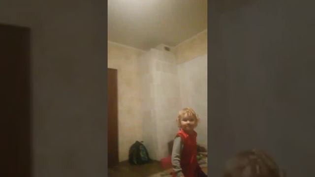 Обстановка по кайфу. Маргоша на максимуме веселья. Ууухх. Детское видео. смотреть онлайн