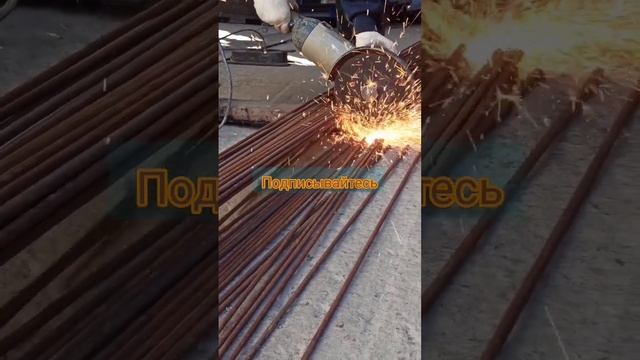 Арматура на опалубку, в багажнике легкового авто. #монолитный #опалубка #строительство смотреть онлайн