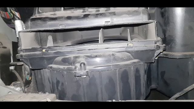 Chevrolet spark ac cleaning and blower cleaning смотреть онлайн