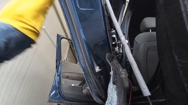 Bmw X3 E83 Install Speaker Cables in Rear Doors Part 2 смотреть онлайн