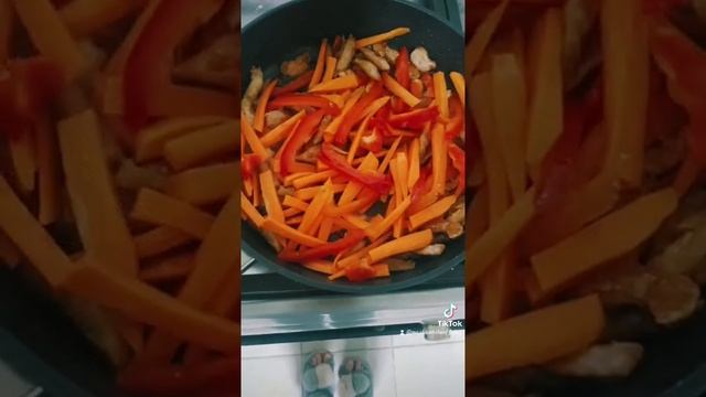 Рецепт фунчозы с мясом и овощами.? смотреть онлайн