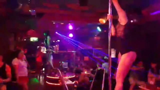 Pole Dance, не возможно оторвать глаз! Паттайя смотреть онлайн