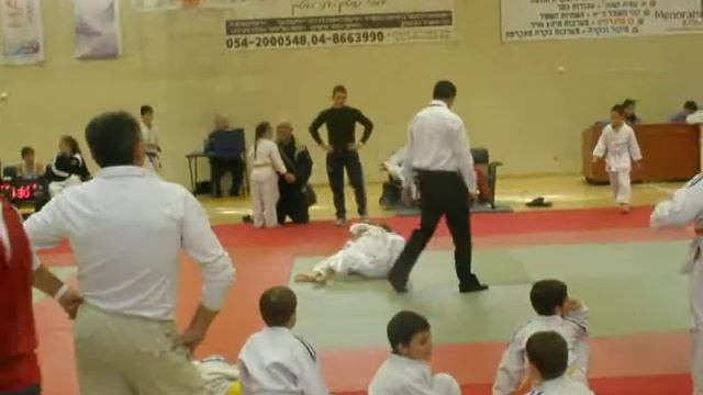 2010(02) победа Макса в соревнованиях по дзюдо-2.MOV смотреть онлайн
