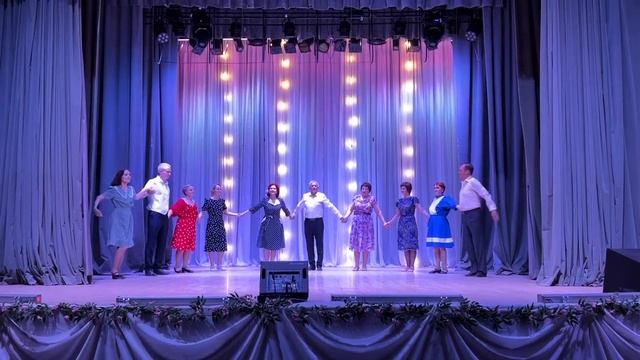 Вальс под песню "Тучи в голубом", поёт Иосиф Кобзон. смотреть онлайн
