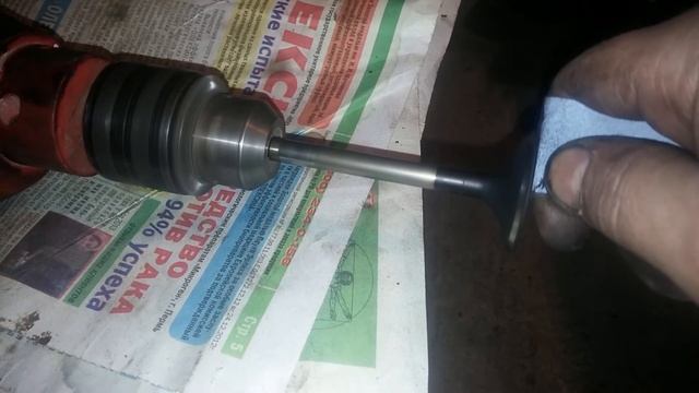 Чистка юбки клапана ГБЦ от нагара. смотреть онлайн