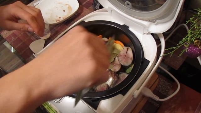 Скумбрия тушёная в мультиварке. смотреть онлайн