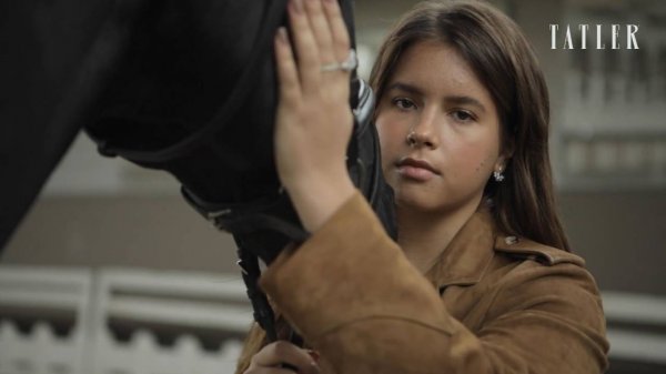 Бал дебютанток Tatler: Дана Манасир, сестра Элен и Дианы Манасир | Tatler Россия