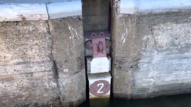 Процесс швартовки в шлюзе смотреть онлайн