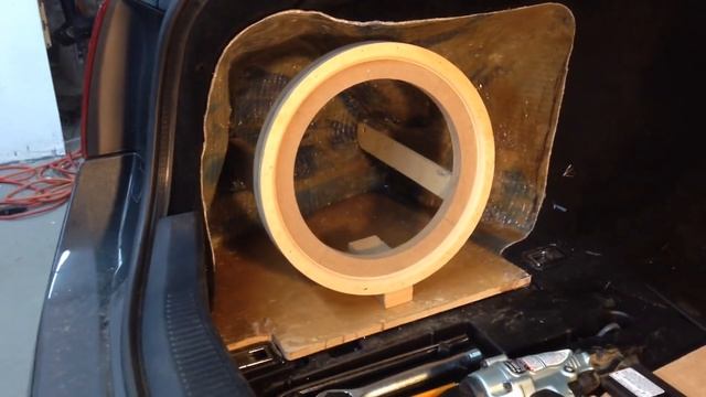 Lexus GS Fiberglass Subwoofer Box PART 1