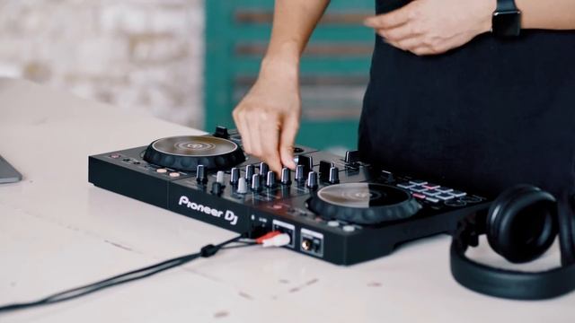 DDJ-400 Tutorials: Long Mix With Loop