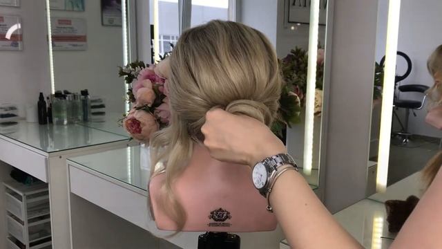 Wedding low bun | Простой пучок за 5 минут смотреть онлайн