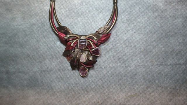 Новые работы "Турмалины в коже" Татьяна Ясенева смотреть онлайн