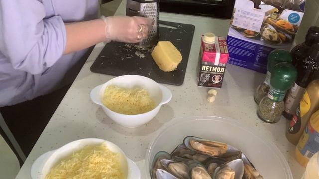 ВЫ БУДЕТЕ В ШОКЕ ОТ ЭТИХ МИДИЙ. КАК ПРИГОТОВИТЬ ВКУСНО И БЫСТРО ЗАПЕЧЕННЫЕ МИДИИ. РЕЦЕПТ МИДИЙ. смотреть онлайн