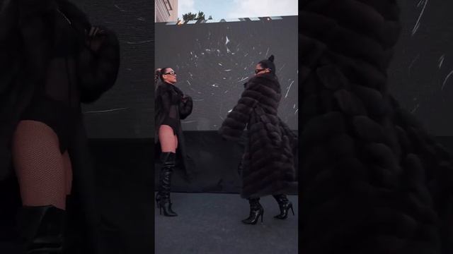 Шубы из соболя. Перформанс на 10 миллионов смотреть онлайн