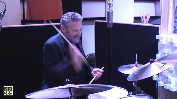 Jeff Hamilton plays spectacular drum solo on '2nd Street Samba' (Remo Sandlane Sessions #6)