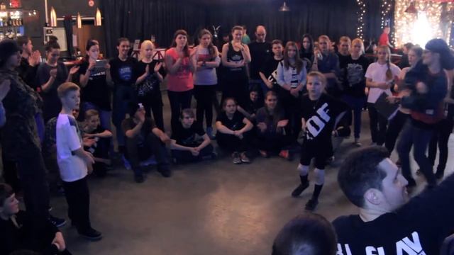 SHOW YOUR DANCE 4 | HOUSE 1/4 | Жека Робот vs. Malina смотреть онлайн