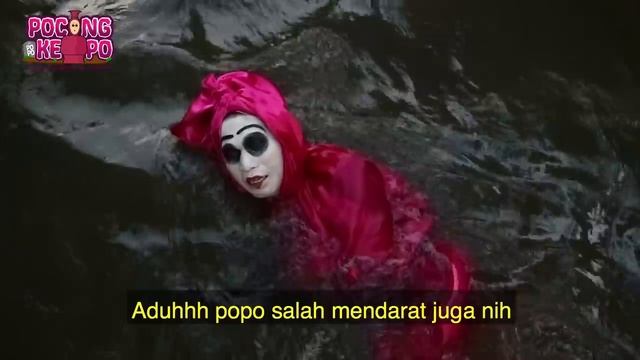 video pocong lucu - hantu pocong kepo lagi apes смотреть онлайн