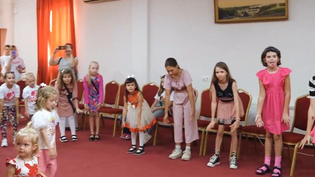 Вечеринка Барби хамелеон смотреть онлайн