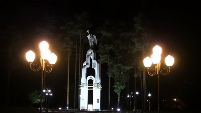 Ночная съёмка " Белого ангела Славутича" видеокамерой Canon Legria HF M506 смотреть онлайн