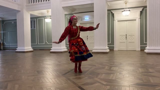 Танец удмуртской девушки Регина Мустафина смотреть онлайн