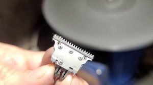 КАК ЗАТОЧИТЬ ТРИММЕР? обучение заточке ножей от машинок