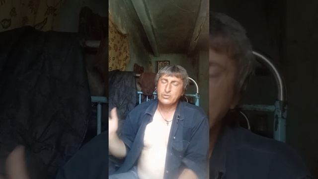 песня на стихи Владимира Высоцкого. если б я был физически слабым, то по бабам совсем неходил смотреть онлайн