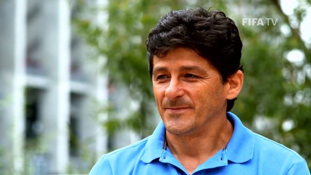 Gheorghe Hagi | The Maradona of the Carpathians | Romania at the FIFA World Cup смотреть онлайн