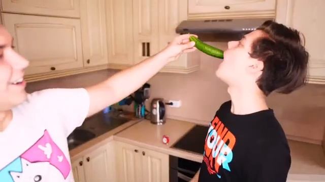 Жетон || Милс Кел и Пушистый волк ♥️♥️♥️ смотреть онлайн