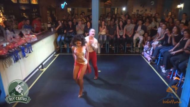 Baila Mundo - Robinson Silva e Larissa Oliveira - Campeões (Concurso de Salsa do Rey Castro) смотреть онлайн