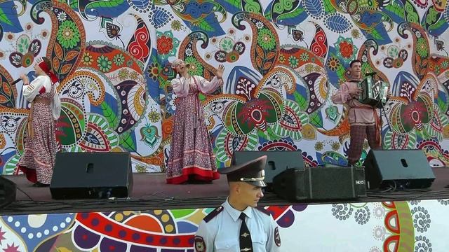 Угаровские припевки.../Ансамбль КАЛИНА/Russian folk songs. смотреть онлайн