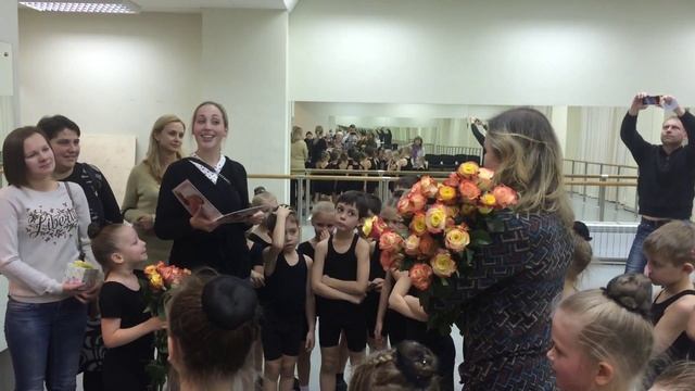 Поздравление родителей Младшей 2 смотреть онлайн