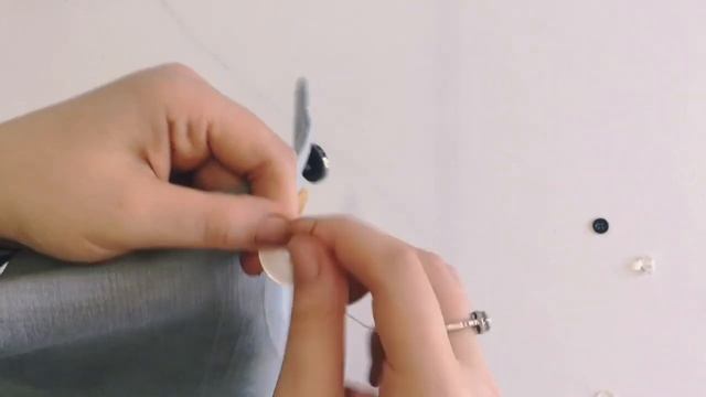 Как правильно пришить пуговицу?
