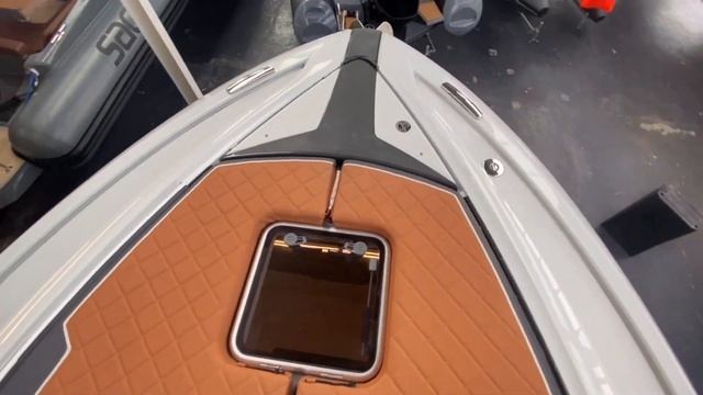 Fairline F LINE 33 Outboard Walk Through
