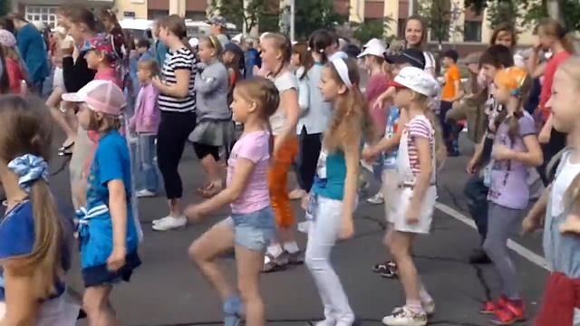 Общегородская зарядка смотреть онлайн