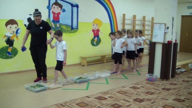 Занятие по физкультуре в детском саду - "Секретная польза движний" смотреть онлайн